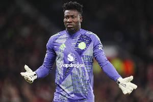 保罗-帕克：曼联应引进新门将，场上队员可能对奥纳纳不放心