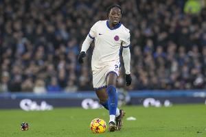 阿斯：黄潜寻找中后卫受阻，迪萨西买不起&泽泽被沙特抬价