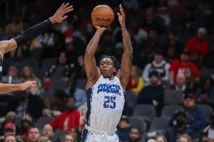 记者：前奇才&魔术前锋斯科菲尔德正与澳大利亚球队进行签约谈判