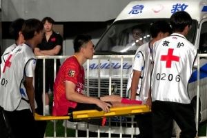 辽宁铁人官方：栗鹏进行右腿胫骨骨折内固定术手术，手术顺利