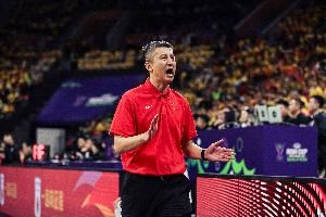 前两场50投23中！中国男篮赛前训练继续强化三分球运动战练习