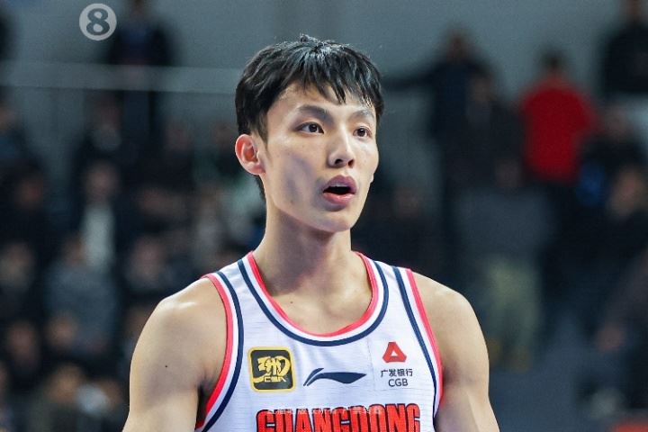 赶紧回国报警？🥵女网友：我为了徐杰改签？他配吗