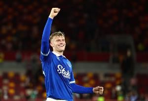 TA：布兰斯维特在训练中受伤，将缺席埃弗顿的英超首轮