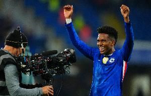 G-席尔瓦：埃斯特旺未来能成为顶级球员，不会拿他与梅西比较