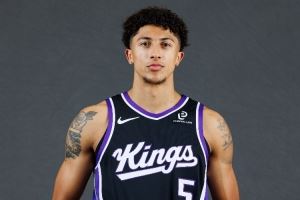 表现可以！24号秀克利福德首节4中3拿到7分2助1断