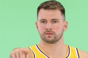 东契奇：常规赛开启前还有两次训练 我们还需要理清一些东西