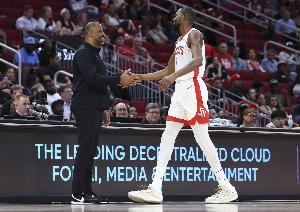 乌度卡：杜兰特看到了我们拥有的天赋和潜力 这会激励球队年轻人