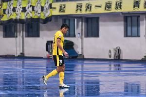 辱骂裁判！张呈栋遭西海岸和中足联重罚 共罚10万+停5场+队内三停