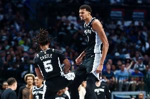 前辈的认可！小托马斯：文班可以单赛季包揽MVP、DPOY、MOP