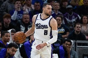 专注得分！拉文半场10中5&三分3中2拿到13分 篮板&助攻均为0