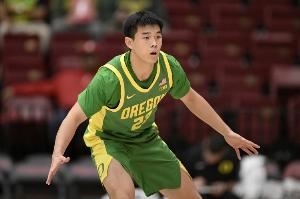 林葳首秀7中0!俄勒冈大学主帅:他还在适应 投丢几球后稍显犹豫