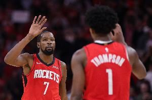 杜兰特：输给马刺后在球队大巴车上的相处让球队更团结