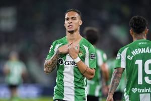 不公平!球迷:亚马尔提名普斯卡什的进球安东尼有10个,但没提名